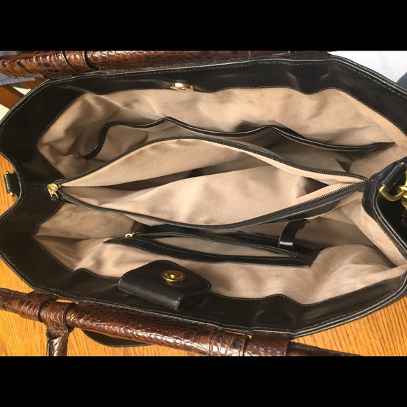 Brahmin Leather Handbag with Shoulder Strap. Item # 6950 - Picture 3 of 6